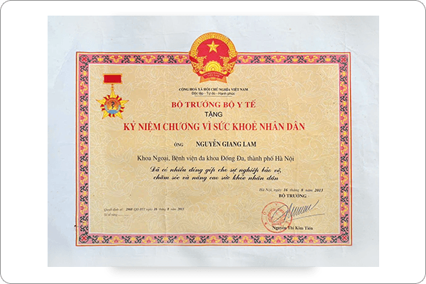 Đội ngũ bác sĩ giỏi, bằng cấp chính quy, giàu thành tích